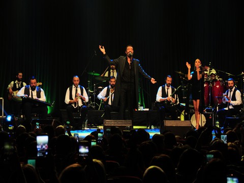 Hakan Altun... BOSTANCI'DA AŞK TEMALI KONSER!..