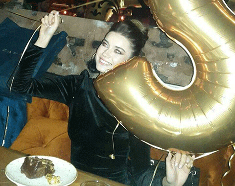 Afra Saraçoğlu... 20. YAŞ GÜNÜ SÜRPRİZİ!..