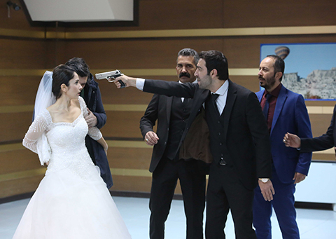 Aşk ve Mavi... FAYSAL'IN ÖFKESİ!