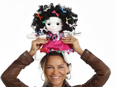 LSV Dükkan... ÜNLÜLERDEN LÖSEV'E YILBAŞI DESTEĞİ!