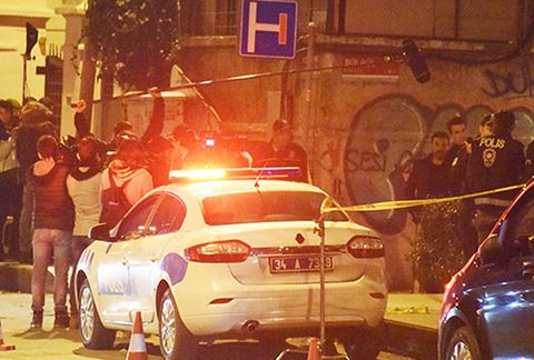 Siyah Beyaz Aşk... SETE POLİS BASKINI!