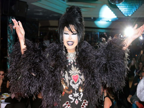 Bülent Ersoy... "ALLAH'TAN KORKUYORSANIZ YA ÇIKARIN YA ÇIKARIN ŞU KANUNU!"