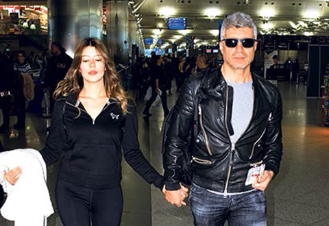 Özcan Deniz... MÜSTAKBEL EŞİ İLE EL ELE!