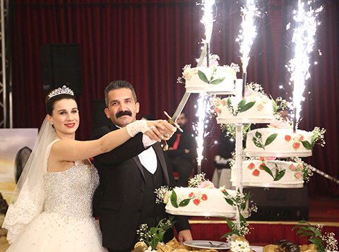 Aşk ve Mavi... DÜĞÜN VAR!