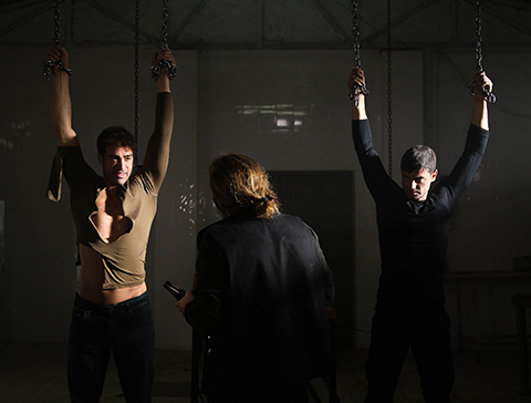 Savaşçı... İKİ DELİ KURT SIRT SIRTA!