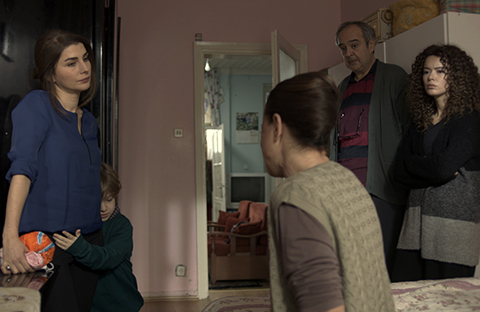 Kadın... BAHAR'I BEKLEYEN SÜRPRİZ NE?