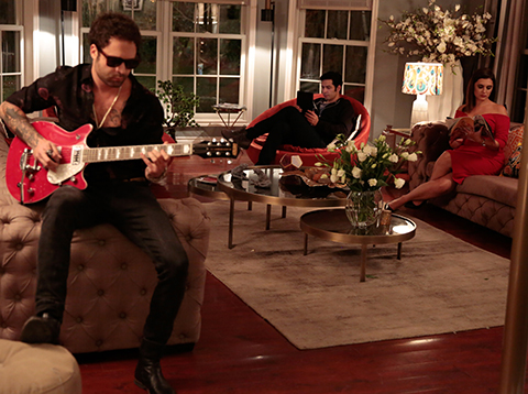 Ufak Tefek Cinayetler... ÖZEL ŞARKISI KLİPLE TAÇLANDI!