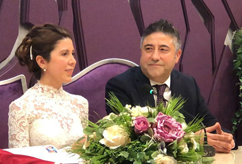 Müge Dağıstanlı... DÜNYA EVİNE GİRDİ!