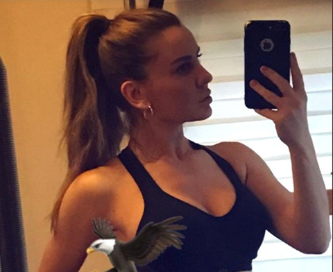 Eda Erol... 'NE KAYBETTİN' POZU!