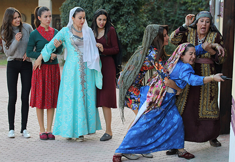 Yeni Gelin... BOZOKLAR GÖKTE ARADIKLARINI YERDE BULUYOR!