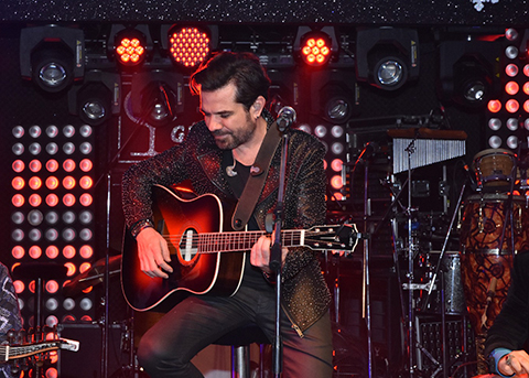 Kenan Doğulu... GÜNAY'DA YILBAŞI COŞKUSU!