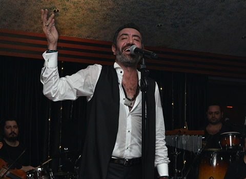 Hakan Altun... 'BENİM GİBİ MÜZMİN BEKARLARA...!'