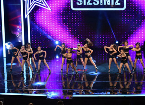 RTÜK'TEN 'ŞORTLU DANS GÖSTERİSİ' CEZASI!