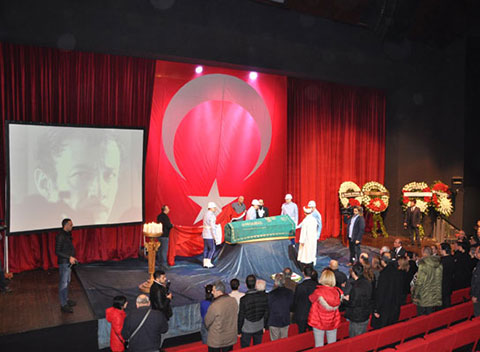 Münir Özkul... SON YOLCULUĞUNA UĞURLANIYOR!