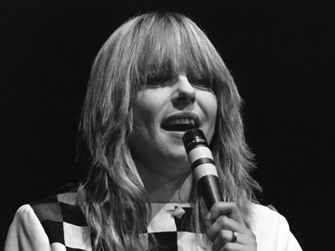 EFSANEVİ ŞARKICI HAYATINI KAYBETTİ!