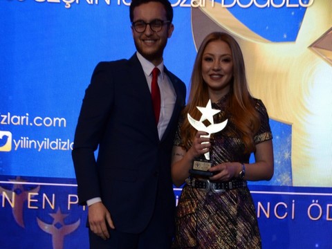 Ece Seçkin... "SAYIN SEYİRCİLER", YILDIZI KAPTI!..