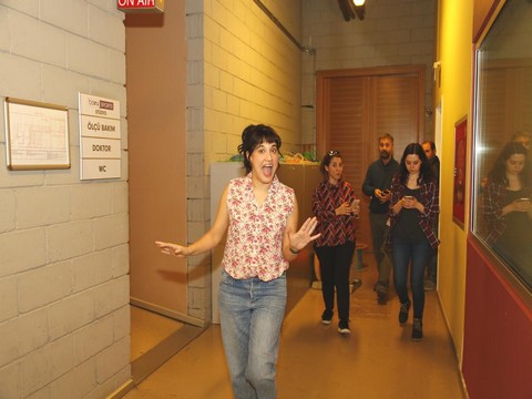 "DELİHA" CANLI YAYINI BASTI, İŞ ARADI!..