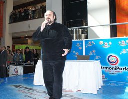 Hakan Aysev... HAYRANLARI İLE BULUŞTU!