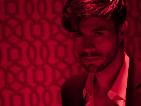 Enrique Iglesias... SESSİZLİĞİNİ "EL BANO" İLE BOZDU!..