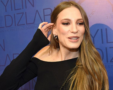 Serenay Sarıkaya...KADINLIĞA NASIL GEÇTİĞİNİ ANLATTI!
