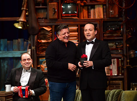 Tolga Çevik - Yılmaz Vural... SAHNEDE TEK KALE ŞOV!