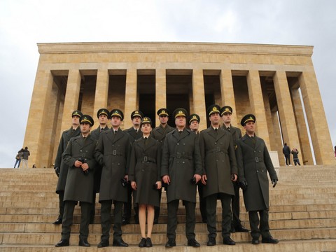 Savaşçı... KILIÇ TİM'İ ATA'NIN HUZURUNDA!..