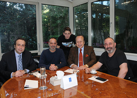 Cem Yılmaz... YILMAZ ULUSOY'A KOMŞU ZİYARETİ!..