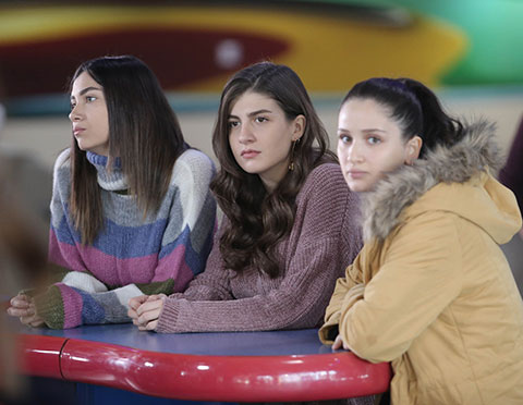 Kırgın Çiçekler... KADER İFLASA SÜRÜKLENİYOR!