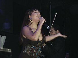 Sibel Can... ALBÜMÜ BEDAVAYA GETİRDİ!