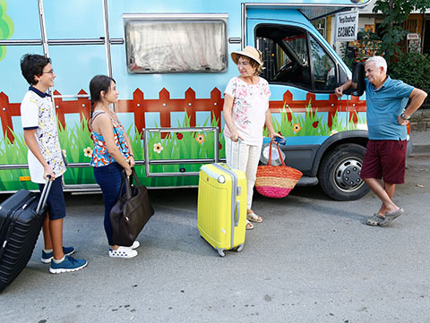 Görevimiz Tatil... MOĞOLLAR, MURAT ŞEKER’İ YENİ FİLMİNDE DE YALNIZ BIRAKMADI!