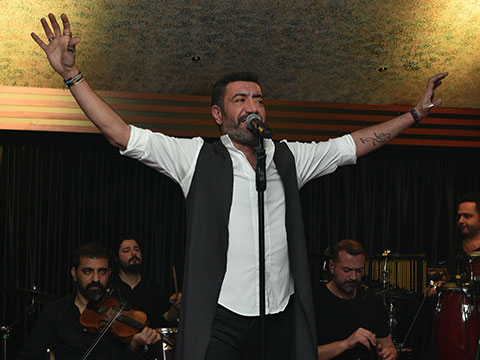 Hakan Altun... SAHNEDE 'KARTAL PENÇESİ'!