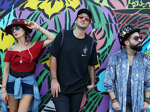 Ege Çubukçu.. SANATÇI DOSTLARIYLA "ÇALKALA"DI!..