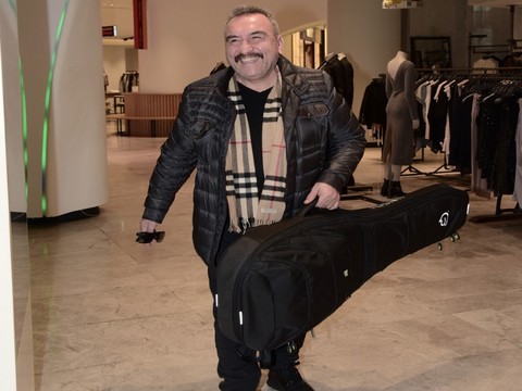 Ümit Besen... ALIŞVERİŞ KEYFİ!..