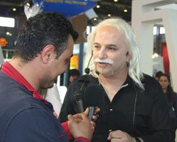 Yavuz Seçkin... KELİNE ÇARE BULDU!