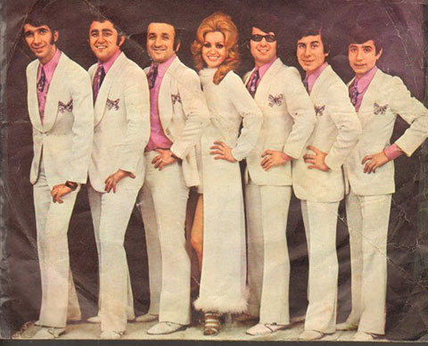 Beyaz Kelebekler... SEVİL’İN YANINDAKİ İKİ ERKEK KİMDİ?