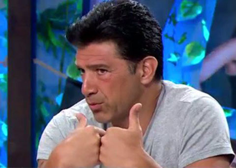 Hakan Ural... EKRANDAN SAVCILIĞA SUÇ DUYURUSUNDA BULUNDU!