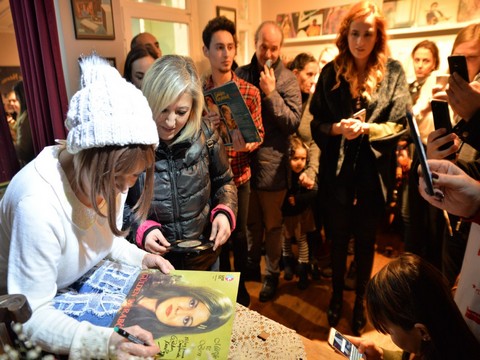 Gülden Karaböcek... İMZA GÜNÜ COŞKUSU!..