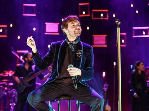 Yalın... AŞIKLAR İÇİN SÖYLEDİ!...