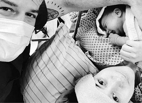 ATHENA HAKAN BABA OLDU!