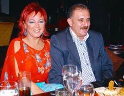 Safiye Soyman... BİR KAMYON GÜLE FAİK BEY'İ AFFETTİ!