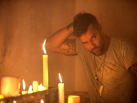 Ricky Martin... "FIEBRE" İLE GERİ DÖNÜYOR!..