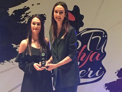 Birce Akalay... K.T.Ü' DEN "EN İYİ OYUNCU ÖDÜLÜ"!..