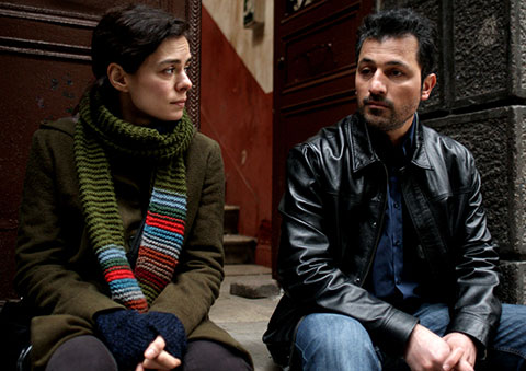 Kadın... ENVER BAHAR'IN PEŞİNDEN EVDEN GİDER!