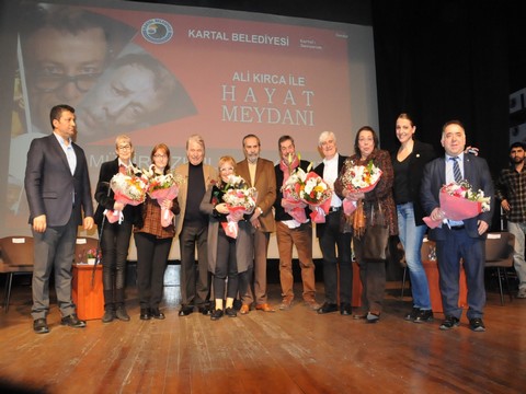 Ali Kırca'dan "Hayat Meydanı"... USTA OYUNCU MÜNİR ÖZKUL ANILDI, ANLATILDI!..