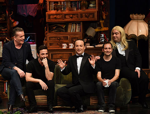 Tolgshow... 'ÜÇÜMÜZ DE AYNI MAHALLEDENİZ!'