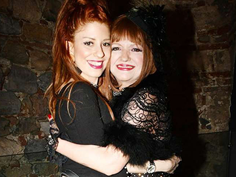 Gülden Karaböcek... ŞARKILARINI KIZI İÇİN SÖYLEDİ!...