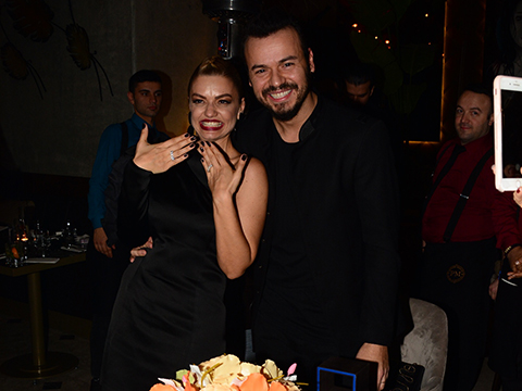 Deha Bilimlier... EV DEĞERİNDE HEDİYE!...