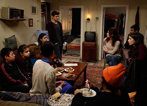 Bizim Hikaye... KARA BULUTLAR DAĞILIYOR!