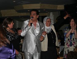 İbrahim Tatlıses... KADINLAR MATİNESİNİ GERİ GETİRDİ...