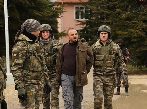 Savaşçı... KILIÇ TİMİ ATEŞ ÇEMBERİNDE!